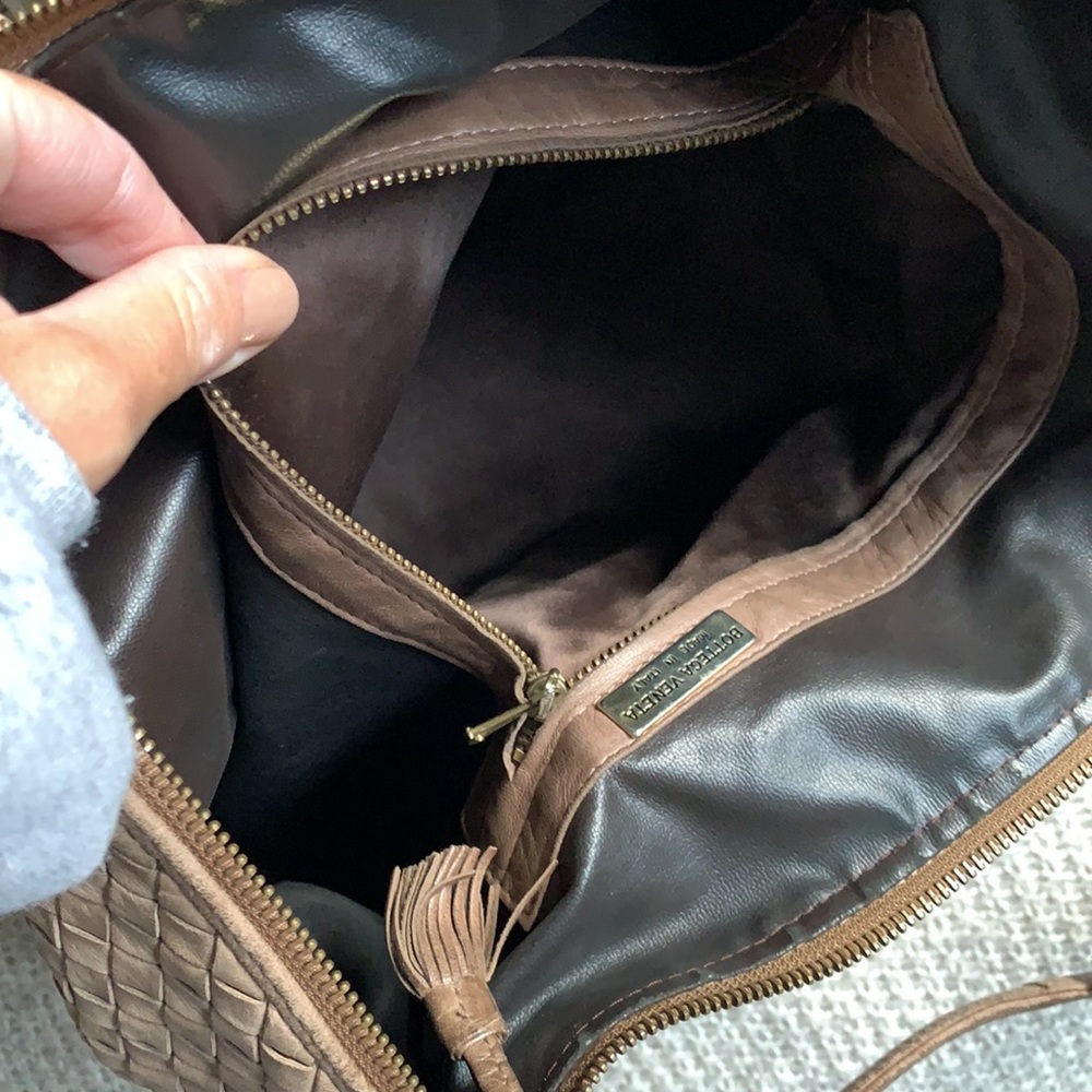 Bottege Veneta Large Intrecciate Crossbody - Picture 8 of 13